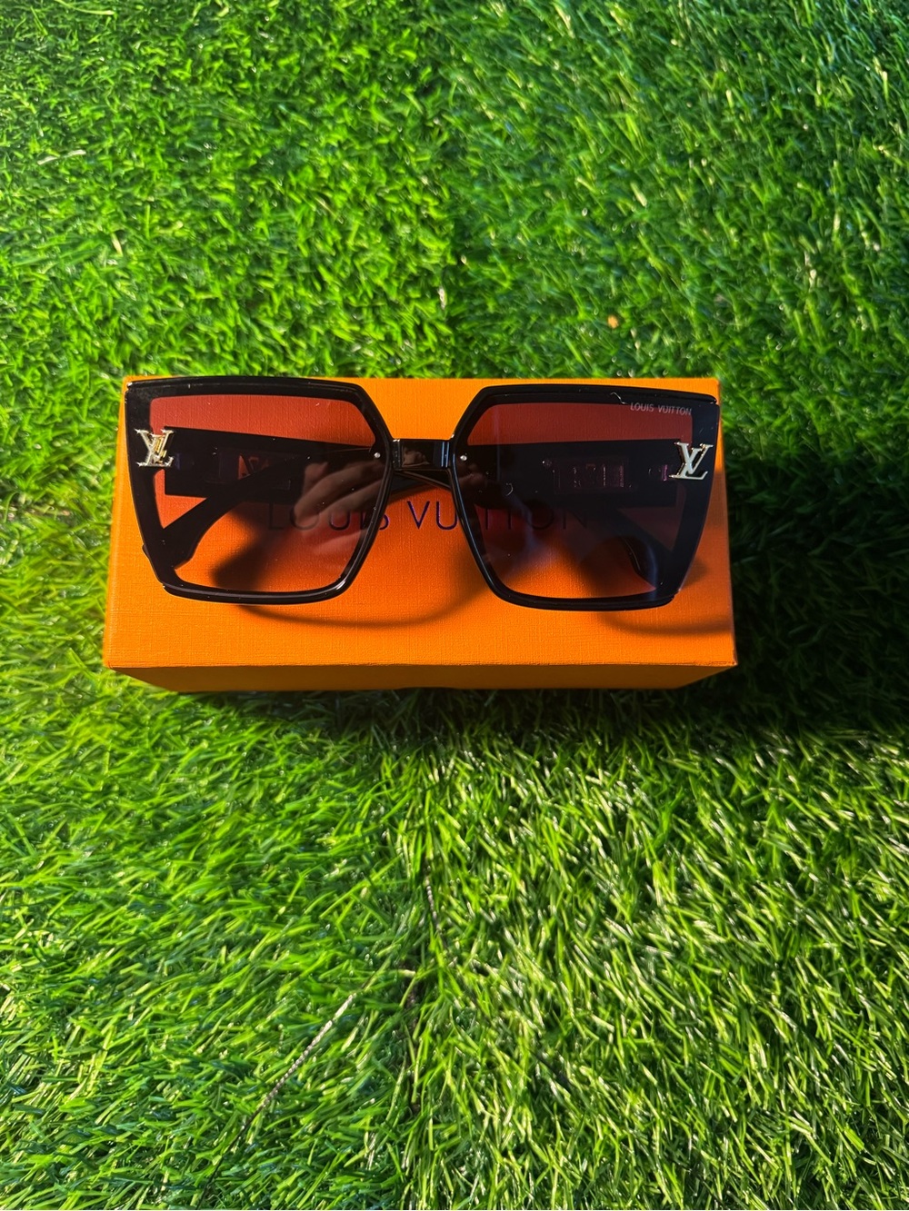 Louis Vuitton Black Sunglasses with Brown Gradient Lenses